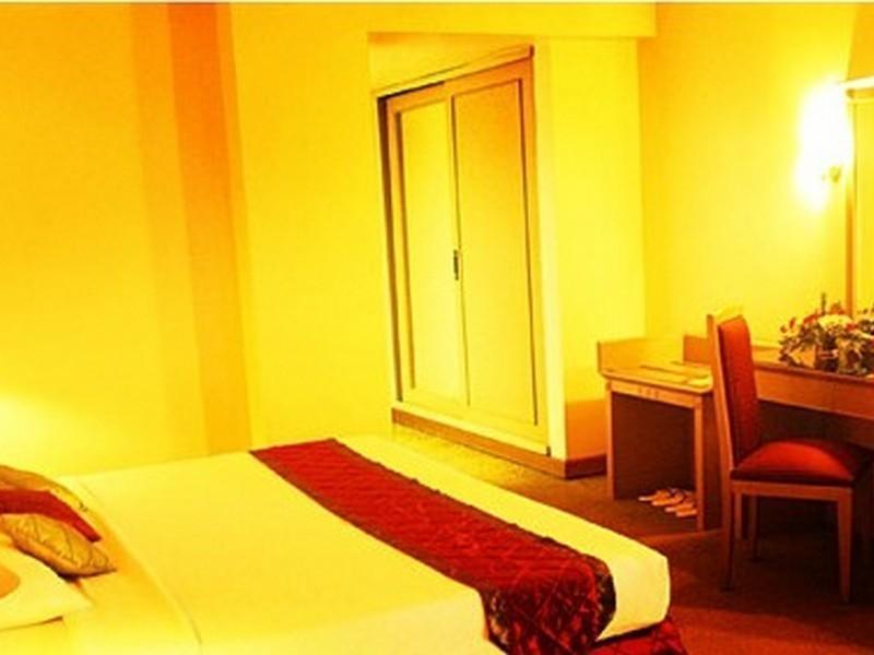 Hotel Royal Merdeka Bandung Zewnętrze zdjęcie