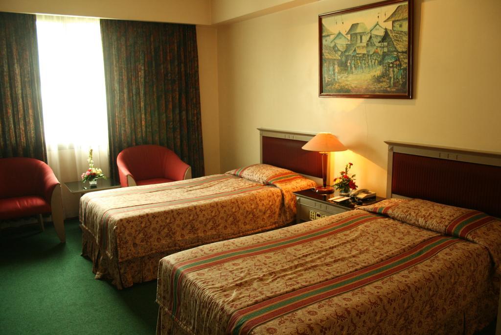Hotel Royal Merdeka Bandung Zewnętrze zdjęcie